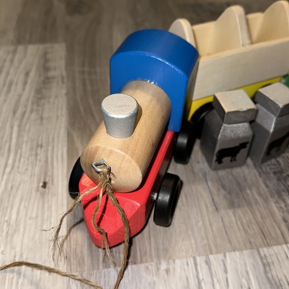 Moving Train Set - Picture 7 of 9